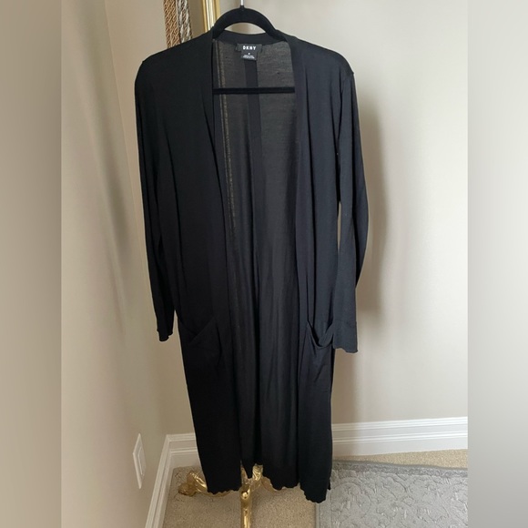 Sweater - Picture 1 of 2